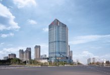 觅一处避世桃园,携一潋湖韵灵气