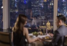 AURA法式风情餐酒时刻 上海浦东丽思卡尔顿酒店邀宾客开启云端浪漫鎏金时光