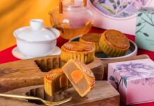 今人不见古时月,今月曾经照古人