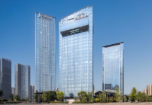 “湘”遇星城,长沙梅溪湖英迪格酒店邻动启幕