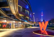 上海外滩W酒店荣膺2023悦游金榜最佳潮流酒店