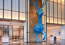 大厅“蝠鹿兽”