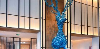 大厅“蝠鹿兽”