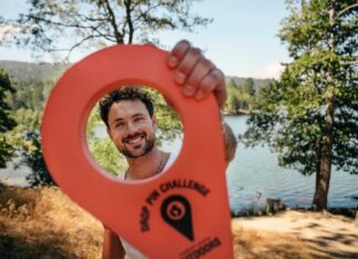 男子的脸部特写与配字 AI 生成的内容可能不正确。