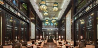 房间里的餐厅 AI 生成的内容可能不正确。