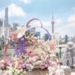 上海外滩悦榕庄“Where it begins悦启心动”2026婚礼沙龙 呈现时髦摩登的露台婚礼仪式,礼赞经典优雅的婚典传承