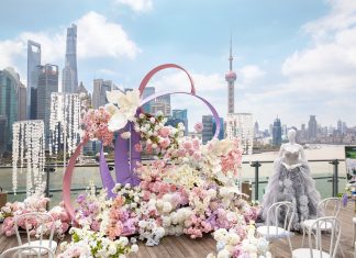 上海外滩悦榕庄“Where it begins悦启心动”2026婚礼沙龙 呈现时髦摩登的露台婚礼仪式,礼赞经典优雅的婚典传承