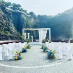 上海佘山世茂洲际酒店:「仲夏星叙」轻奢婚宴 峡谷晚风为契,共赴相守之约