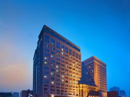 宁波凯洲皇冠假日酒店焕新启幕,于宁波城芯呈献城市商旅新标杆